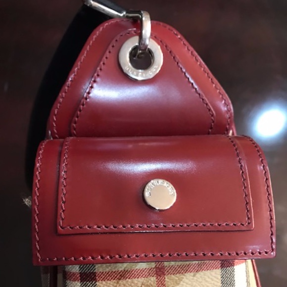 Burberry Shoulder Bag Trimmed in Red - Picture 2 of 7